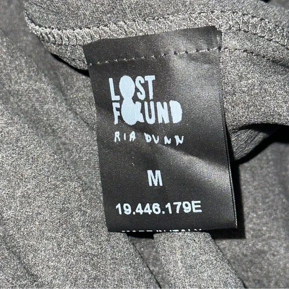 Lost & Found Ria Dunn Women’s Sz M Gray Black Wearable Art Silk Short Sleeve Top